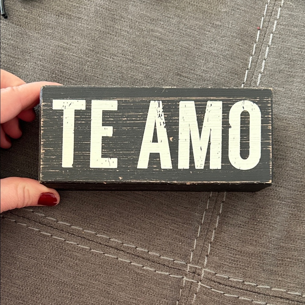 Black and White wooden 'Te Amo' Decorative Block
